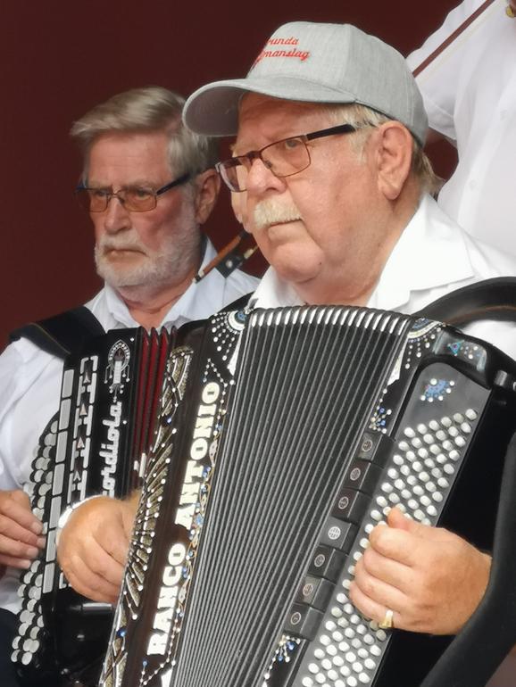 Sören och Bo på dragspel